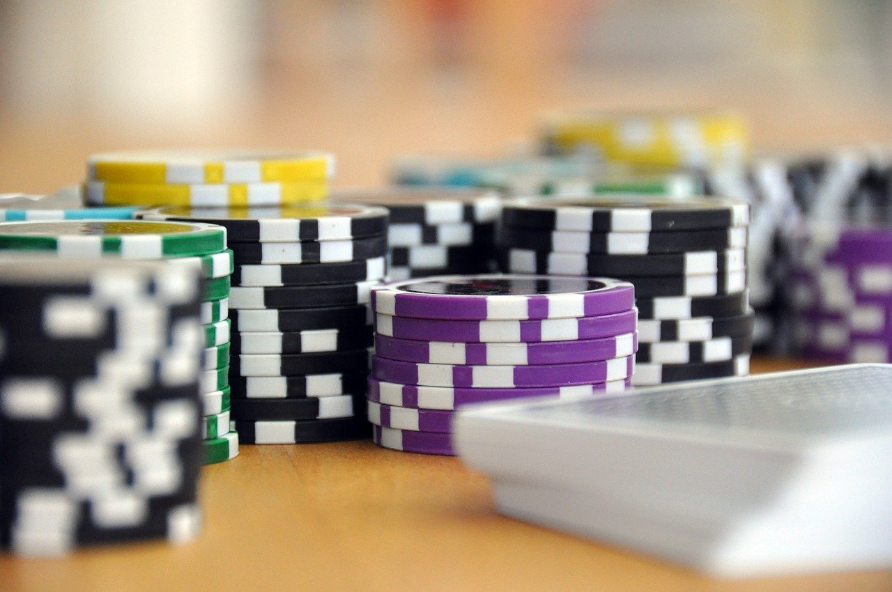 poker chips different colors